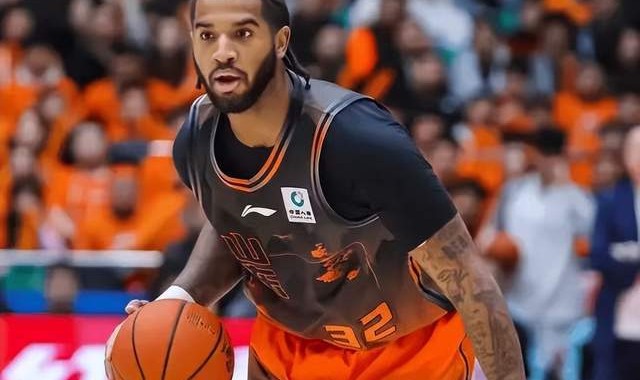 在线观看体育-克里斯爆砍42分为邱彪遮羞，山东男篮战胜青岛赢下齐鲁德比