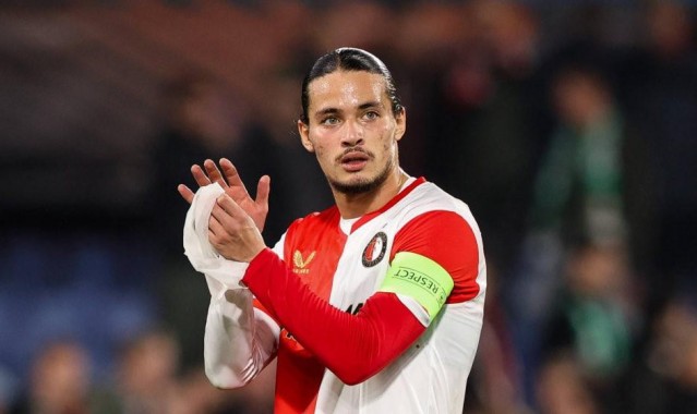 记者：切尔西有意费耶诺德23岁前锋阿尼斯-穆萨