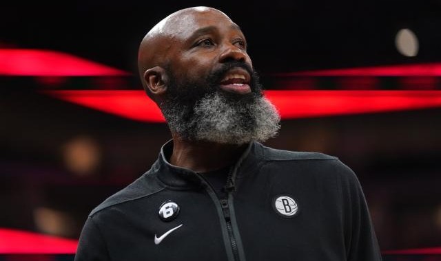 足球直播-调和进攻探索轮换 沃恩带队期间篮网攻守联盟前十